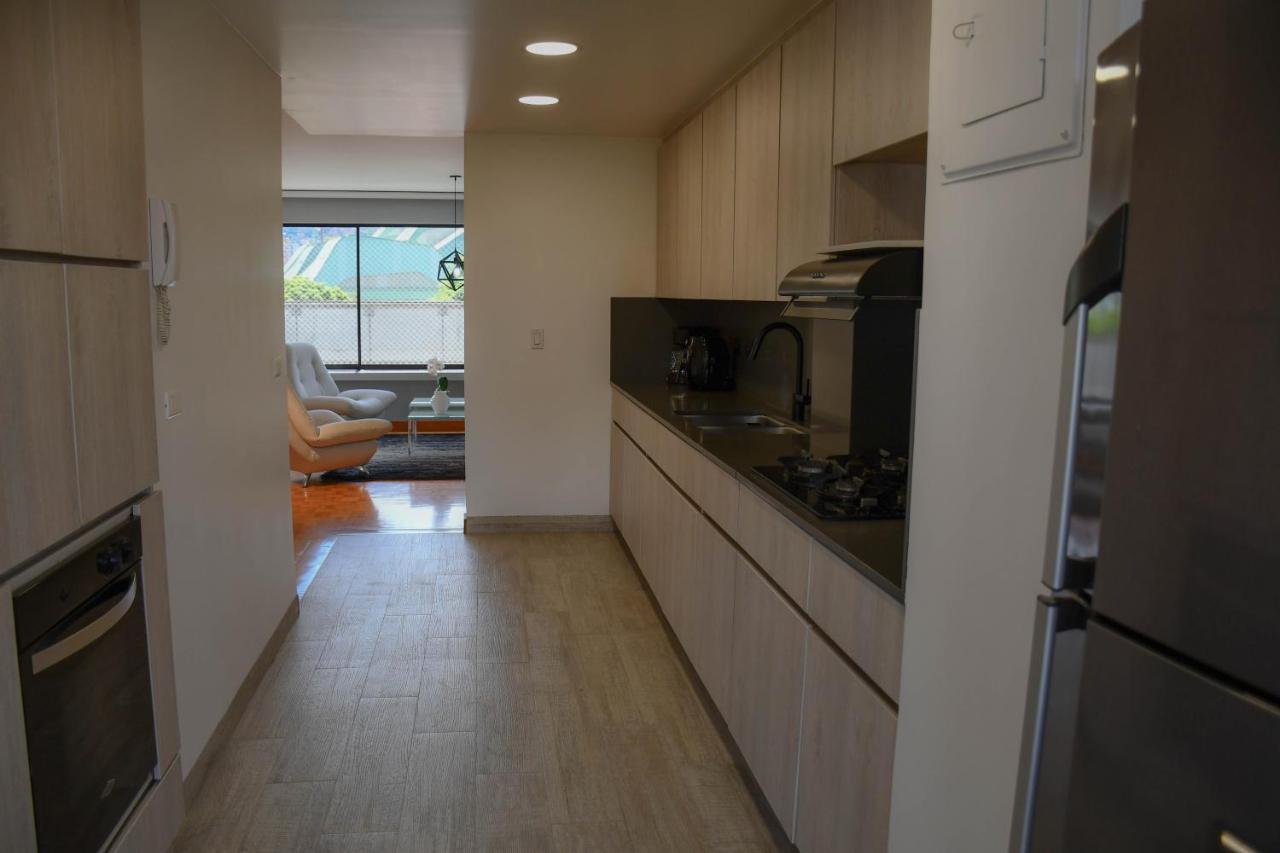 Apartamento En Laureles En Zona Rosa Medellin